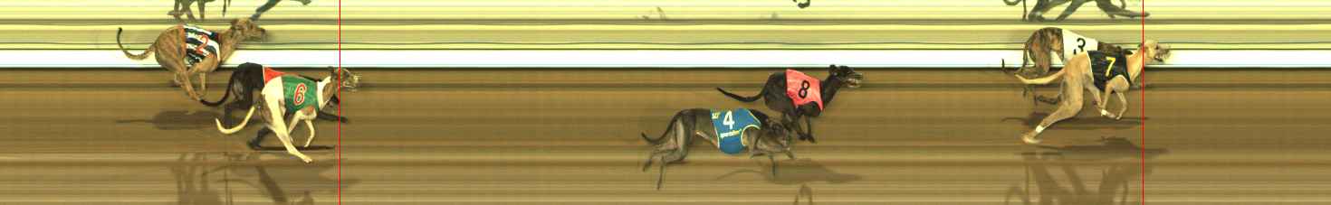 Photo finish for The Meadows Race 9