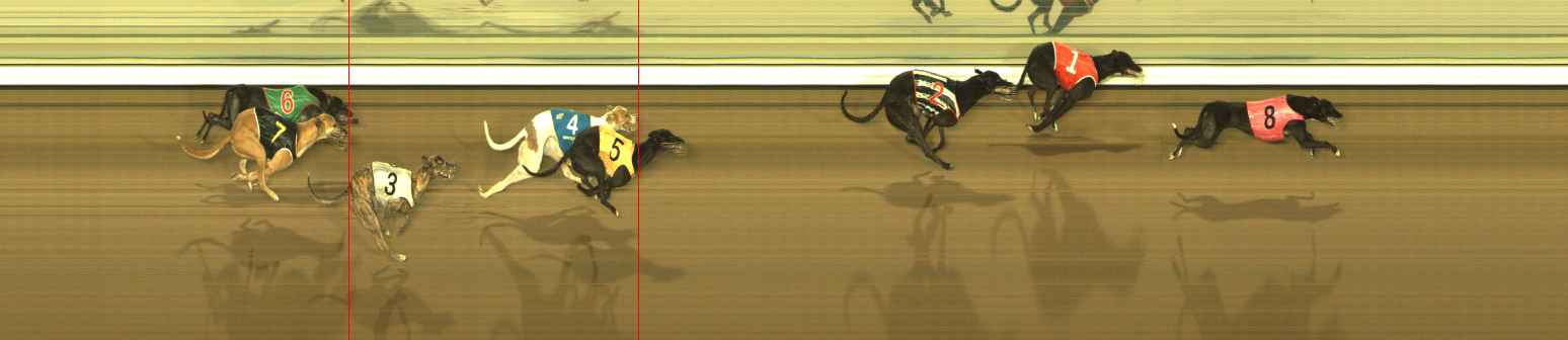 Photo finish for The Meadows Race 12