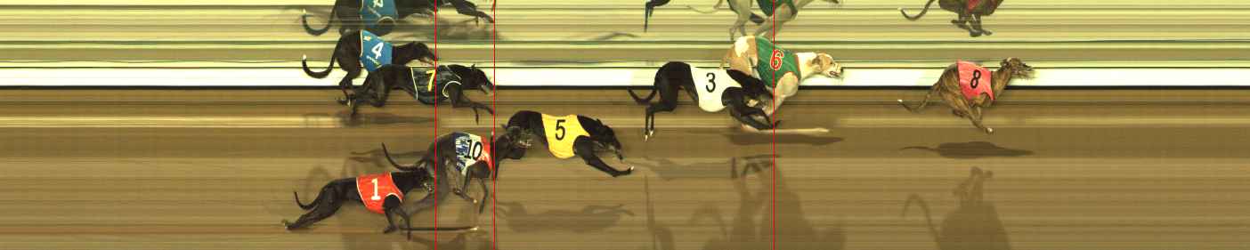 Photo finish for The Meadows Race 12
